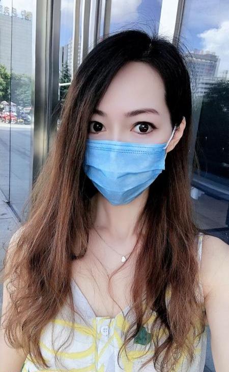 自创抓龙根少妇