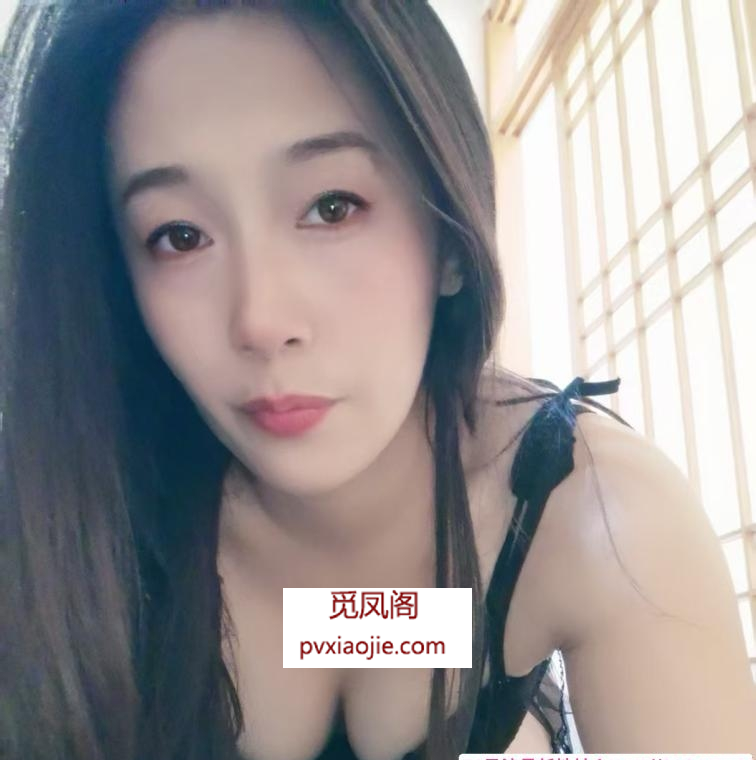 骚气胸大臀大会动夹麻